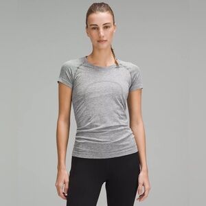 Lululemon Swiftly Tech Short-Sleeve Shirt Hip Length Gray Size 6
